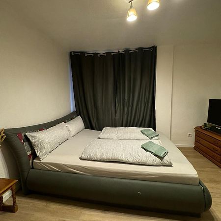 Moebliertes Zimmer Mit Tv, Internet & Kompletter Ausstattung In Bonn-Mehlem Bona Exterior foto