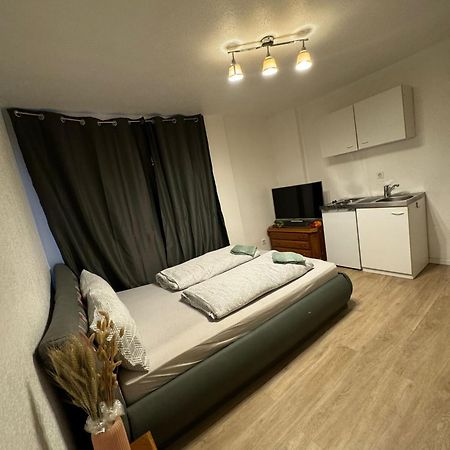 Moebliertes Zimmer Mit Tv, Internet & Kompletter Ausstattung In Bonn-Mehlem Bona Exterior foto