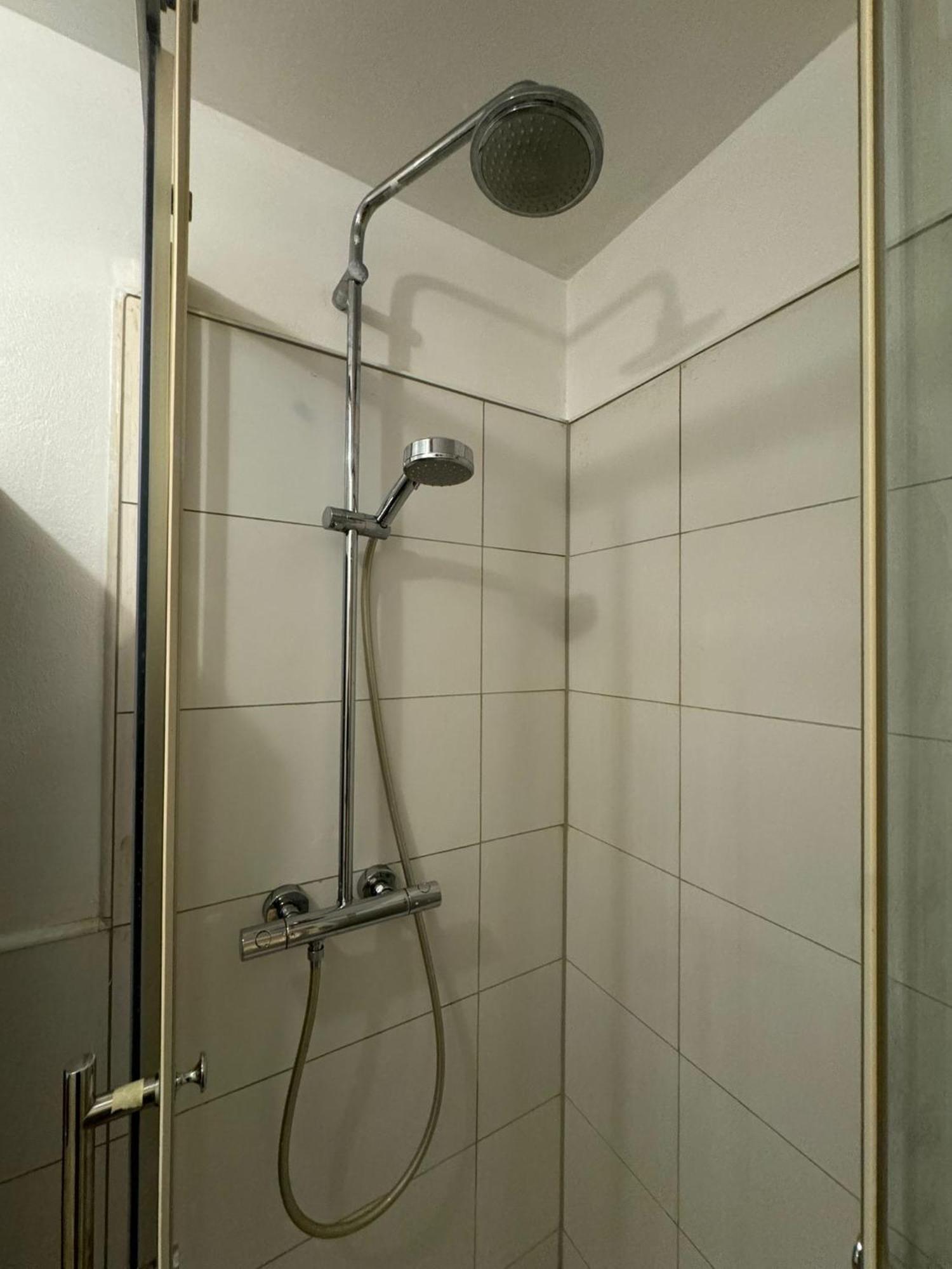 Moebliertes Zimmer Mit Tv, Internet & Kompletter Ausstattung In Bonn-Mehlem Bona Exterior foto