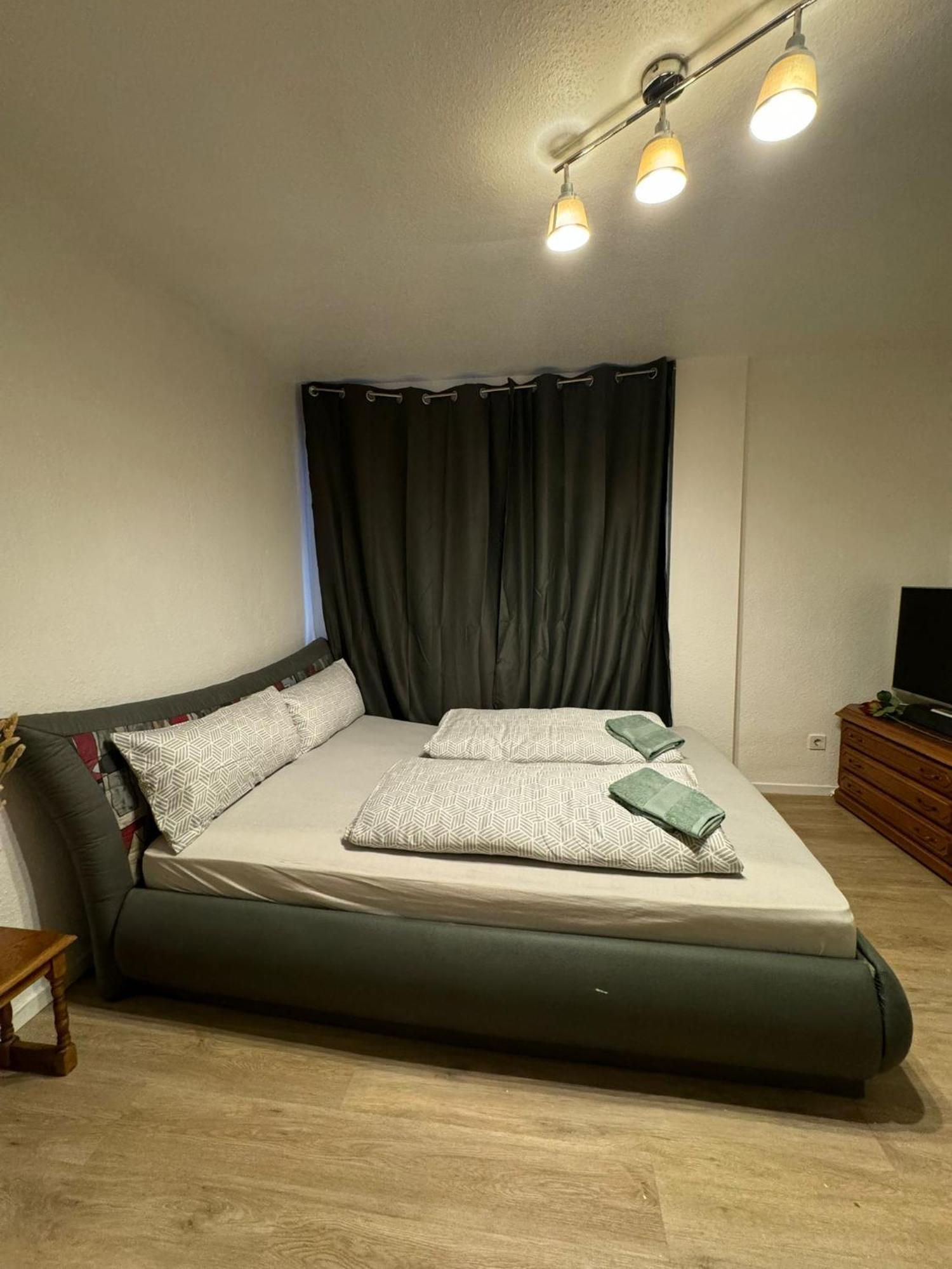 Moebliertes Zimmer Mit Tv, Internet & Kompletter Ausstattung In Bonn-Mehlem Bona Exterior foto